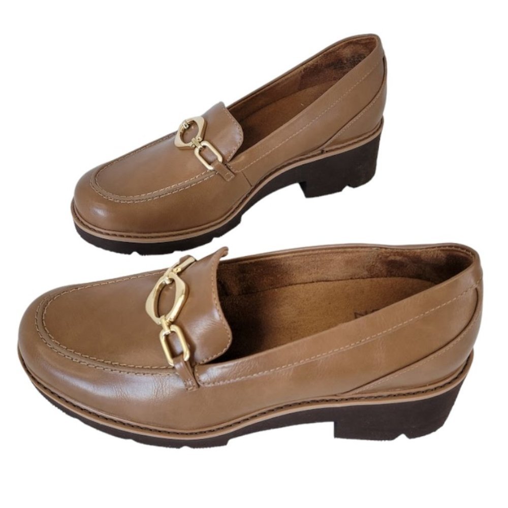 Naturalizer
Brown Leather Lug Sole Chain Loafers